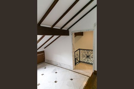 Casa à venda com 455m², 5 quartos e 3 vagasSalão   