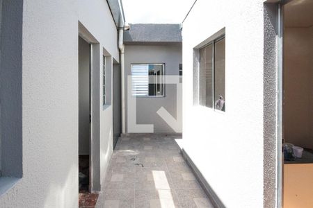 Corredor de casa para alugar com 1 quarto, 25m² em Jardim Ana Rosa, São Paulo
