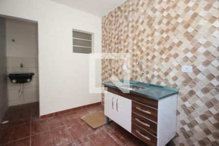 Cozinha de casa para alugar com 1 quarto, 25m² em Jardim Ana Rosa, São Paulo