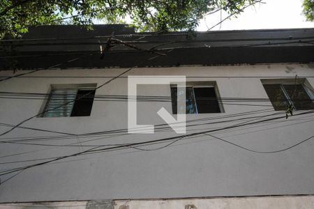 Fachada de casa para alugar com 1 quarto, 25m² em Jardim Ana Rosa, São Paulo