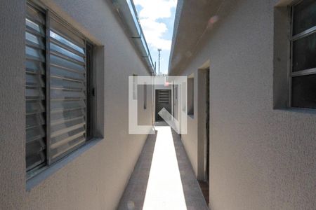 Corredor de casa para alugar com 1 quarto, 25m² em Jardim Ana Rosa, São Paulo