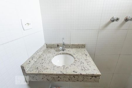 Casa de condomínio para alugar com 65m², 2 quartos e 1 vagaBanheiro do Quarto 1