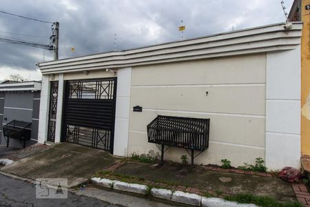 Casa de condomínio para alugar com 65m², 2 quartos e 1 vagaFachada