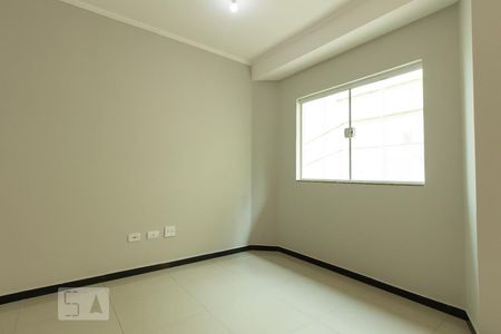 Sala de casa de condomínio para alugar com 2 quartos, 65m² em Parada Xv de Novembro, São Paulo