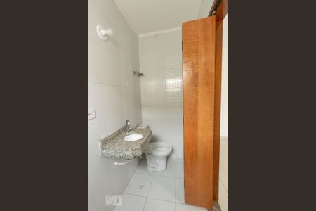 Casa de condomínio para alugar com 65m², 2 quartos e 1 vagaBanheiro do Quarto 2