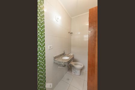 Casa de condomínio para alugar com 65m², 2 quartos e 1 vagaBanheiro do Quarto 2