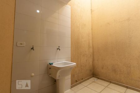 Casa de condomínio para alugar com 65m², 2 quartos e 1 vagaÁrea de Serviço