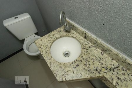 Casa de condomínio para alugar com 65m², 2 quartos e 1 vagaBanheiro