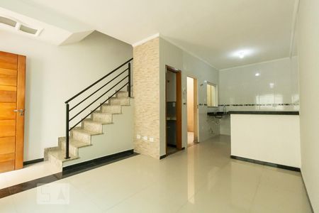 Sala de casa de condomínio para alugar com 2 quartos, 65m² em Parada Xv de Novembro, São Paulo