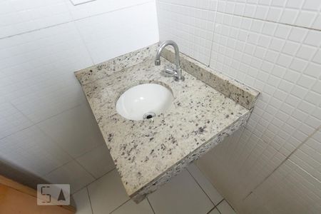 Casa de condomínio para alugar com 65m², 2 quartos e 1 vagaBanheiro do Quarto 1