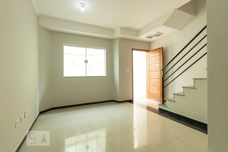 Sala de casa de condomínio para alugar com 2 quartos, 65m² em Parada Xv de Novembro, São Paulo