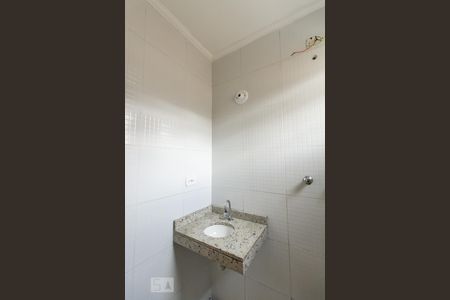 Casa de condomínio para alugar com 65m², 2 quartos e 1 vagaBanheiro do Quarto 1