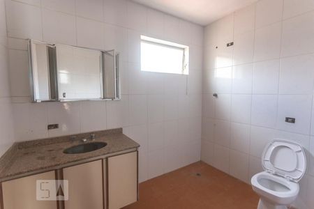 Casa à venda com 206m², 3 quartos e 3 vagasBanheiro de serviço