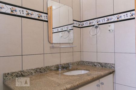 Casa à venda com 300m², 4 quartos e 5 vagas Casa à venda com 300m², 4 quartos e 5 vagasBanheiro 2