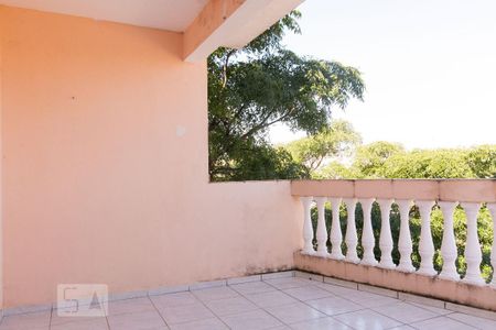 Casa à venda com 300m², 4 quartos e 5 vagas Casa à venda com 300m², 4 quartos e 5 vagasVaranda da Suíte