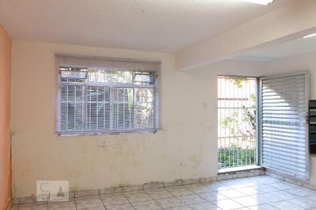 Casa à venda com 300m², 4 quartos e 5 vagas Casa à venda com 300m², 4 quartos e 5 vagasEscritório