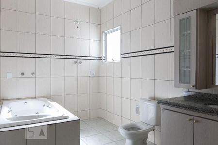 Casa à venda com 300m², 4 quartos e 5 vagas Casa à venda com 300m², 4 quartos e 5 vagasBanheiro da Suíte