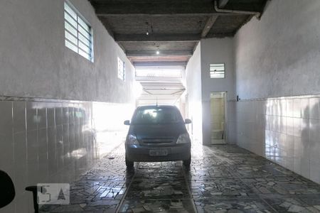 Casa à venda com 300m², 4 quartos e 5 vagas Casa à venda com 300m², 4 quartos e 5 vagasGaragem
