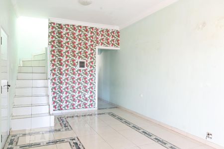 Sala de casa à venda com 4 quartos, 300m² em Vila Carmosina, São Paulo