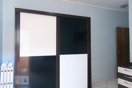 Casa à venda com 300m², 4 quartos e 5 vagas Casa à venda com 300m², 4 quartos e 5 vagasQuarto 2