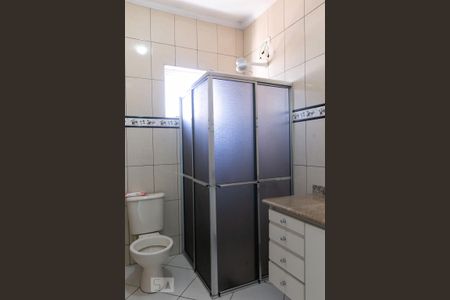 Casa à venda com 300m², 4 quartos e 5 vagas Casa à venda com 300m², 4 quartos e 5 vagasBanheiro 2