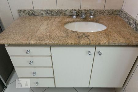 Casa à venda com 300m², 4 quartos e 5 vagas Casa à venda com 300m², 4 quartos e 5 vagasDetalhe banheiro