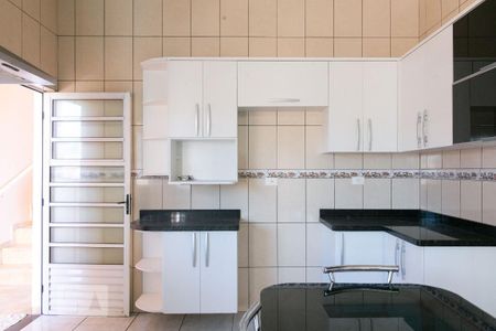 Casa à venda com 300m², 4 quartos e 5 vagas Casa à venda com 300m², 4 quartos e 5 vagasCozinha