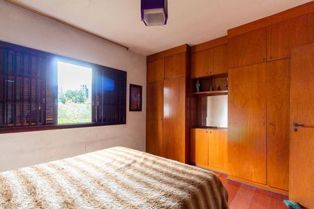 Casa à venda com 210m², 3 quartos e 4 vagasQuarto 2