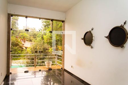 Casa à venda com 600m², 6 quartos e 6 vagas Casa à venda com 600m², 6 quartos e 6 vagasQuarto 1