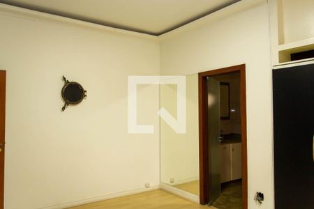 Casa à venda com 600m², 6 quartos e 6 vagas Casa à venda com 600m², 6 quartos e 6 vagasQuarto 5