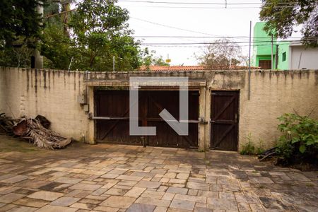 Casa à venda com 600m², 6 quartos e 6 vagas Casa à venda com 600m², 6 quartos e 6 vagasGaragem e quintal