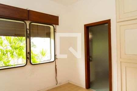 Casa à venda com 600m², 6 quartos e 6 vagas Casa à venda com 600m², 6 quartos e 6 vagasQuarto 4