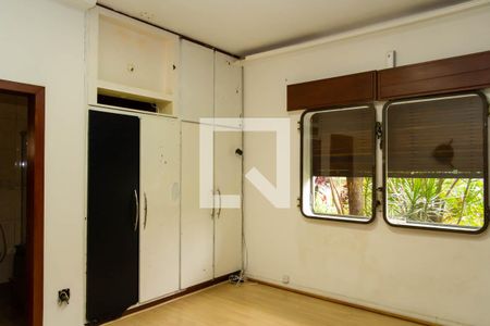 Casa à venda com 600m², 6 quartos e 6 vagas Casa à venda com 600m², 6 quartos e 6 vagasQuarto 5