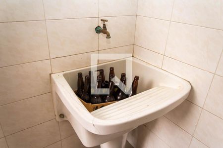 Casa à venda com 600m², 6 quartos e 6 vagas Casa à venda com 600m², 6 quartos e 6 vagasÁrea de Serviço 1