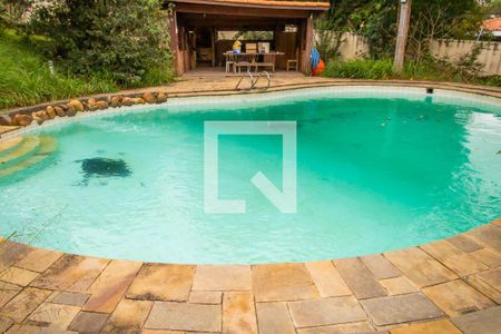 Casa à venda com 600m², 6 quartos e 6 vagas Casa à venda com 600m², 6 quartos e 6 vagasJardim e piscina