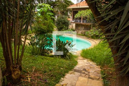 Casa à venda com 600m², 6 quartos e 6 vagas Casa à venda com 600m², 6 quartos e 6 vagasVista da entrada