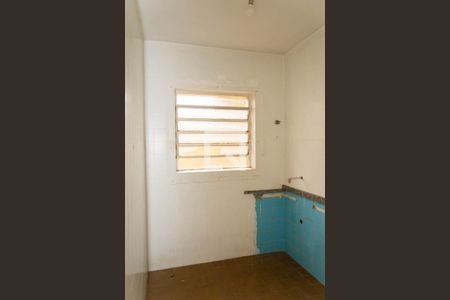 Casa à venda com 600m², 6 quartos e 6 vagas Casa à venda com 600m², 6 quartos e 6 vagasCozinha da casa de serviço