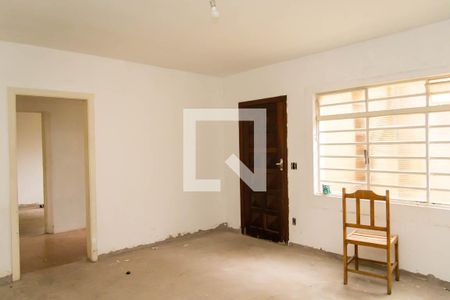 Casa à venda com 600m², 6 quartos e 6 vagas Casa à venda com 600m², 6 quartos e 6 vagasSala da casa de serviço