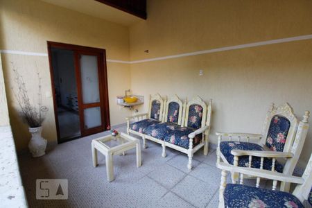 Casa à venda com 305m², 3 quartos e 3 vagasVaranda