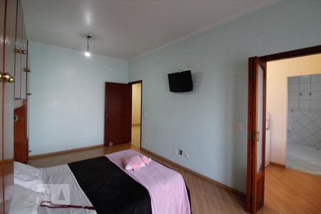 Casa à venda com 305m², 3 quartos e 3 vagasSuíte