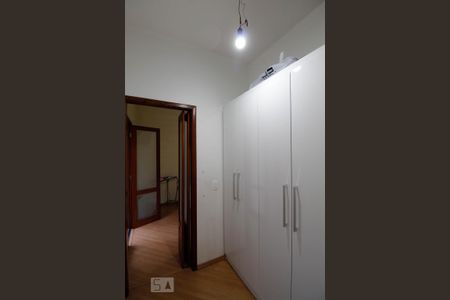 Casa à venda com 305m², 3 quartos e 3 vagasQuarto 2