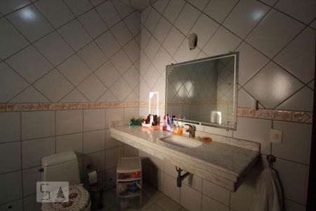 Casa à venda com 305m², 3 quartos e 3 vagasBanheiro Social