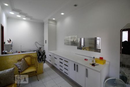 Casa à venda com 305m², 3 quartos e 3 vagasEscritório