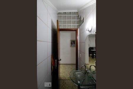 Casa à venda com 305m², 3 quartos e 3 vagasLavabo