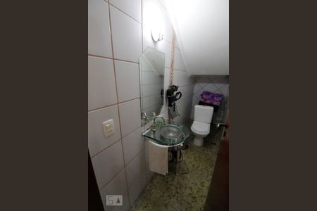 Casa à venda com 305m², 3 quartos e 3 vagasLavabo