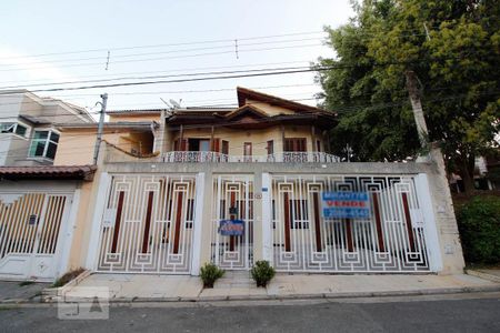 Casa à venda com 305m², 3 quartos e 3 vagasFachada