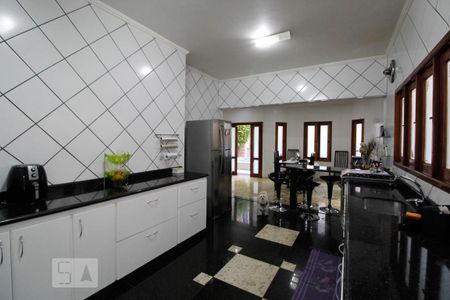 Casa à venda com 305m², 3 quartos e 3 vagasCozinha