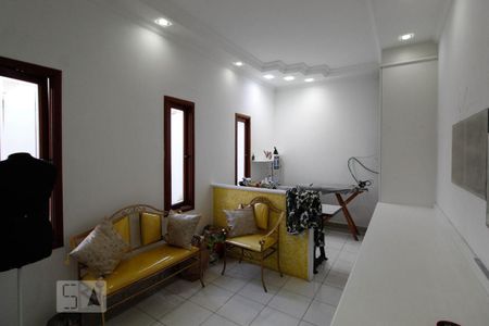 Casa à venda com 305m², 3 quartos e 3 vagasEscritório