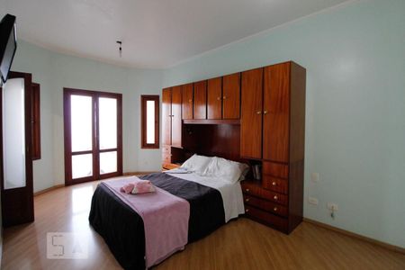 Casa à venda com 305m², 3 quartos e 3 vagasSuíte