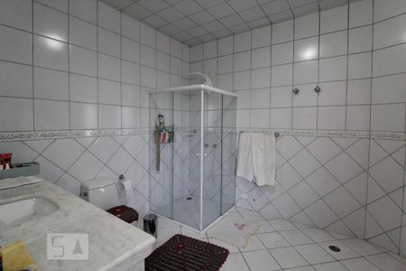 Casa à venda com 305m², 3 quartos e 3 vagasBanheiro da Suíte 